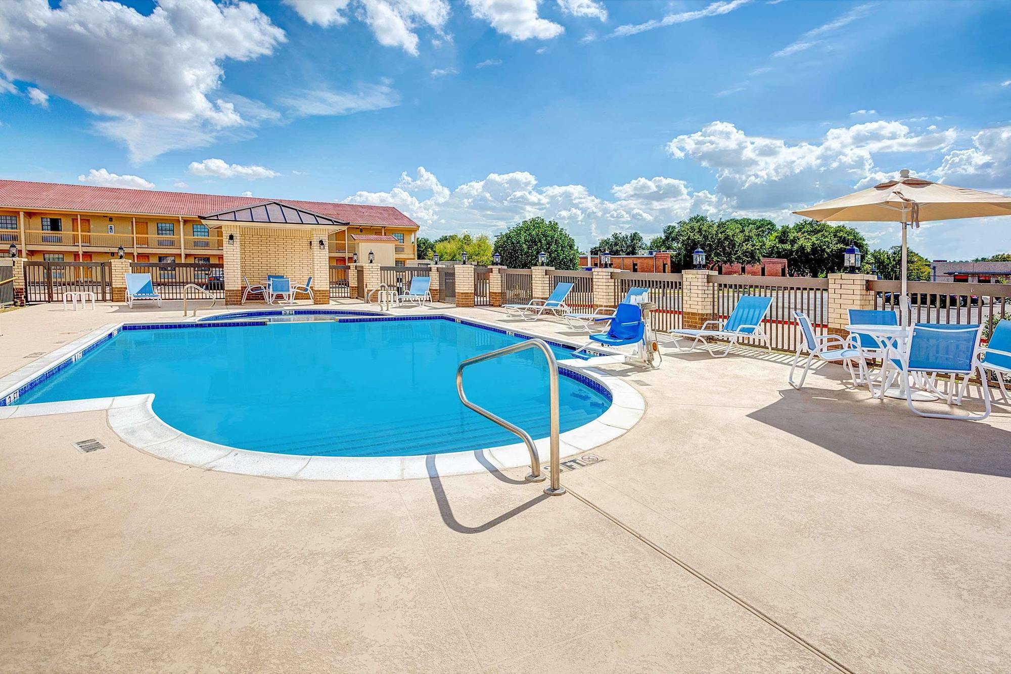 Arya Inn&Suites Farmers Branch Exterior foto
